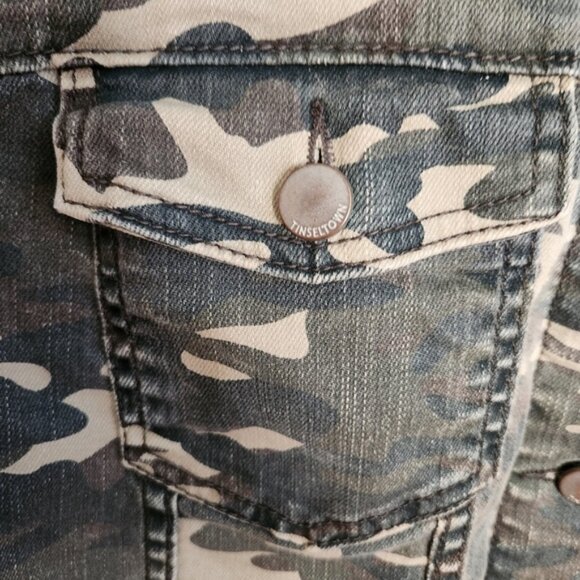 TINSELTOWN CAMO CROPPED RAW EDGE HEM JACKET ARMY GREEN - EUC - Picture 6 of 7